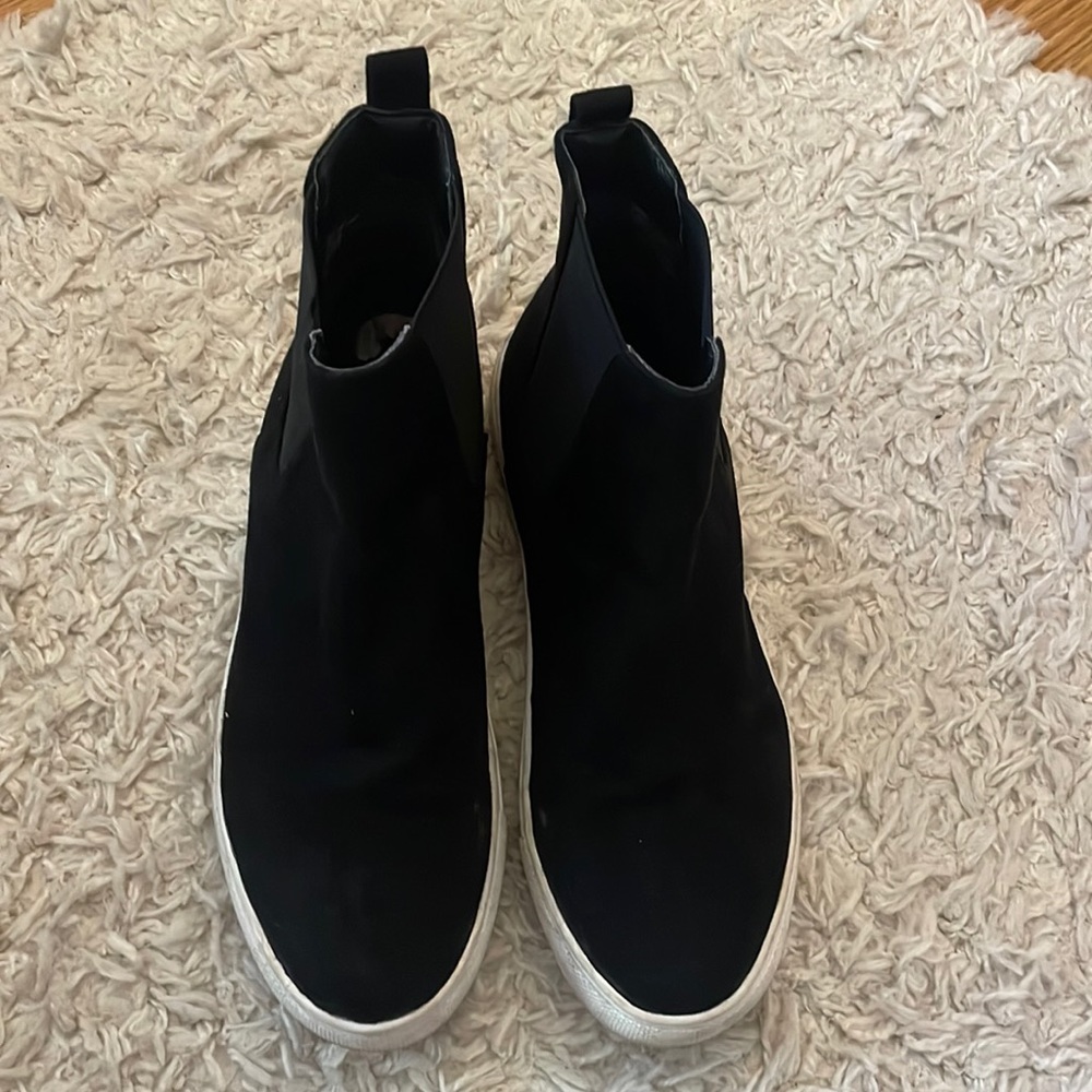 Steve Madden short flat booties